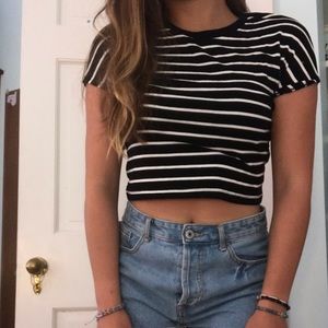 Cropped striped t-shirt